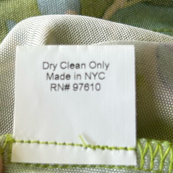 Leggiadro Shaped Knit Tee Taj Majal Print Excellent Ret. $295. Size 2 / US 4-6 - Picture 6 of 9